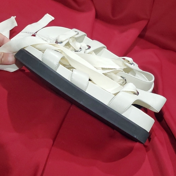 Delta Blayke White Sandals with Crisscross Straps and Dark Sole - Picture 8 of 11